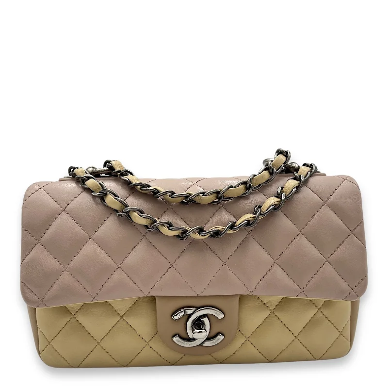 Chanel Tri Coloured Classic Flap Shoulder bag in Lambskin, Ruthenium Hardware C2406040AN